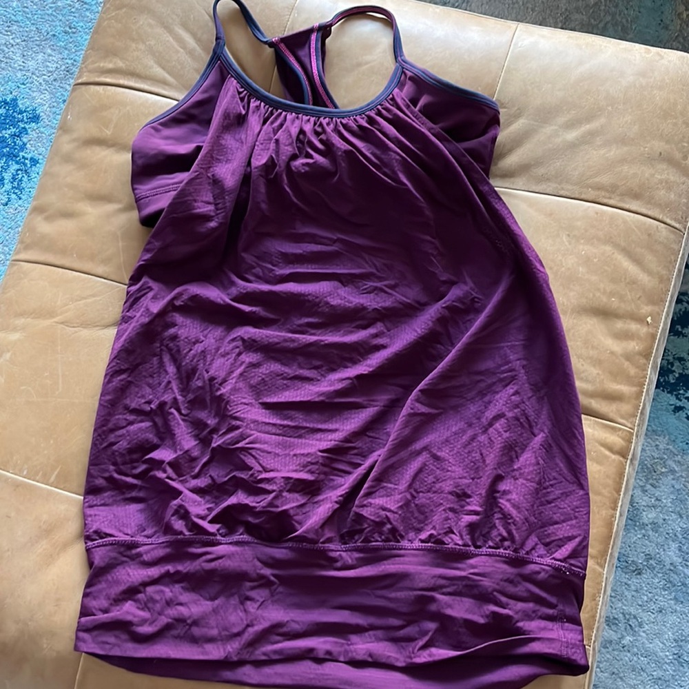 Lululemon workout top